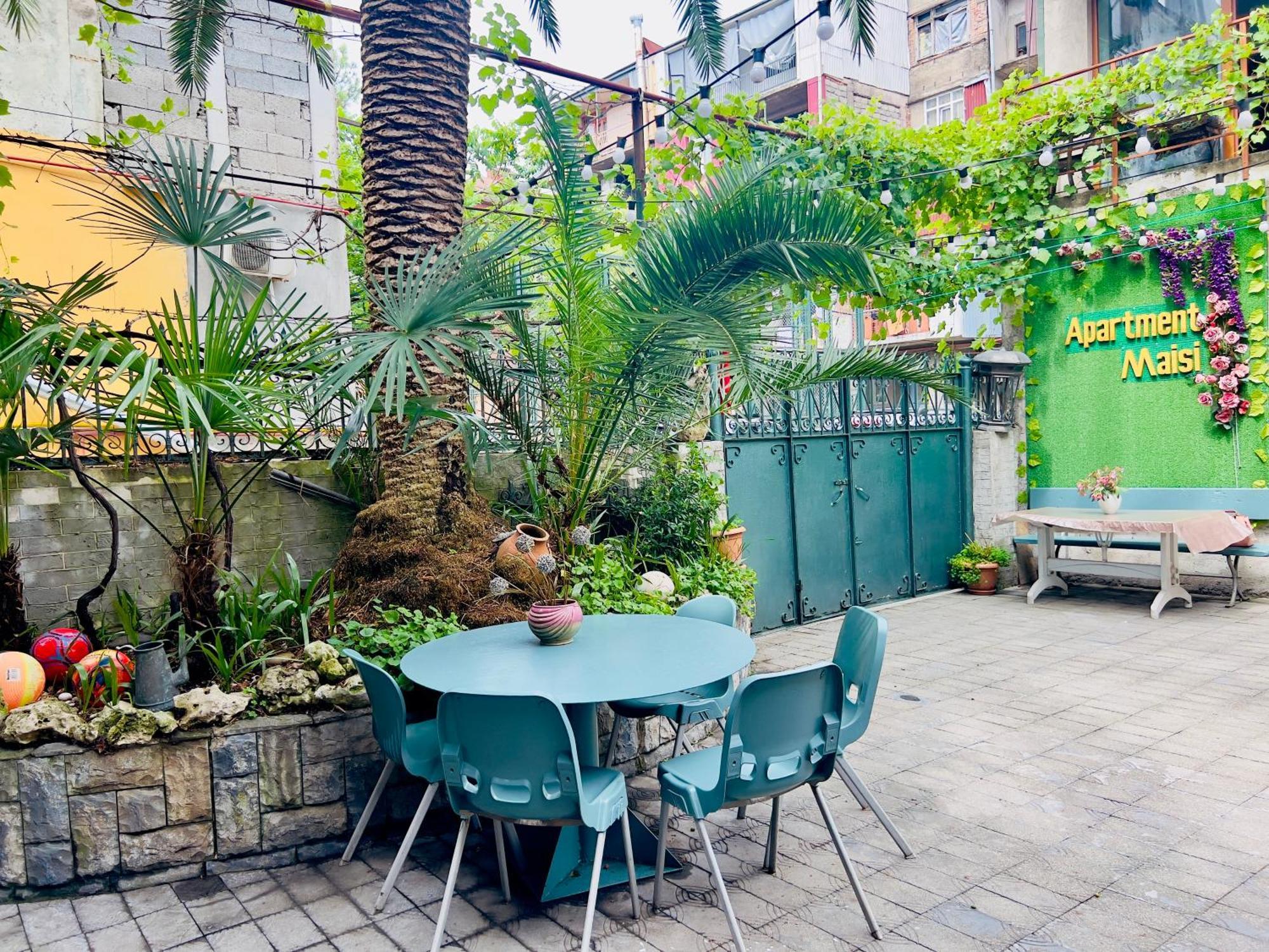 Apartment Maisi Batoumi Extérieur photo